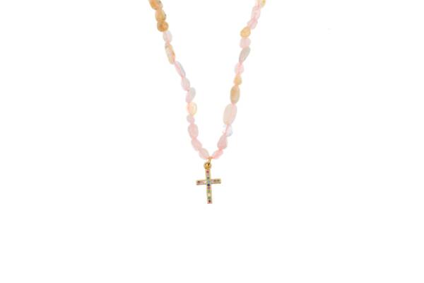 Collar de piedras ovaladas con Cruz de Circonitas. Color cuarzo rosa