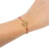 Pulsera ajustable bicolor. Virgen María. Detalle